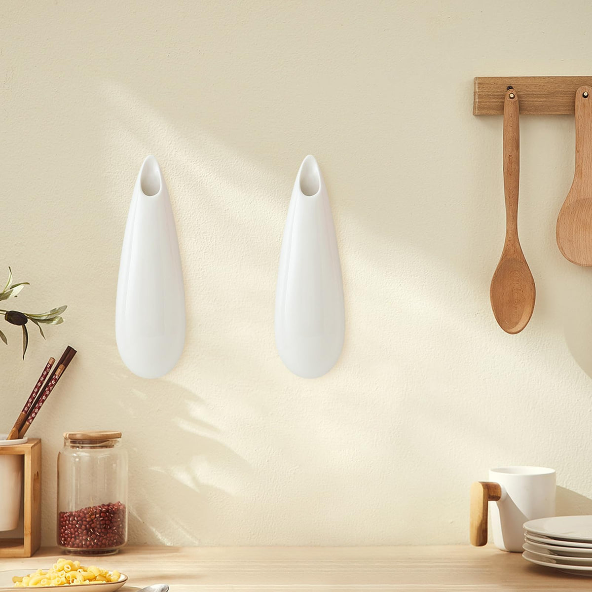 GDSZJLJ Hanging Ceramic Wall Vases, 11.8 Inch,Set of 2, Cubicle Modern Decor Wall Plant Holder Vase for Indoor Plants,Propagation Hanging Flower Pots for Air Vases,White