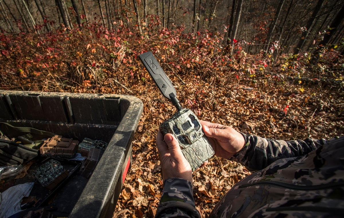 Browning Defender Wireless Pro Scout Max HD AI Trail Game Camera Bundle Includes 32GB Memory Card and J-TECH Card Reader (46MP) | BTCPSMHDAI