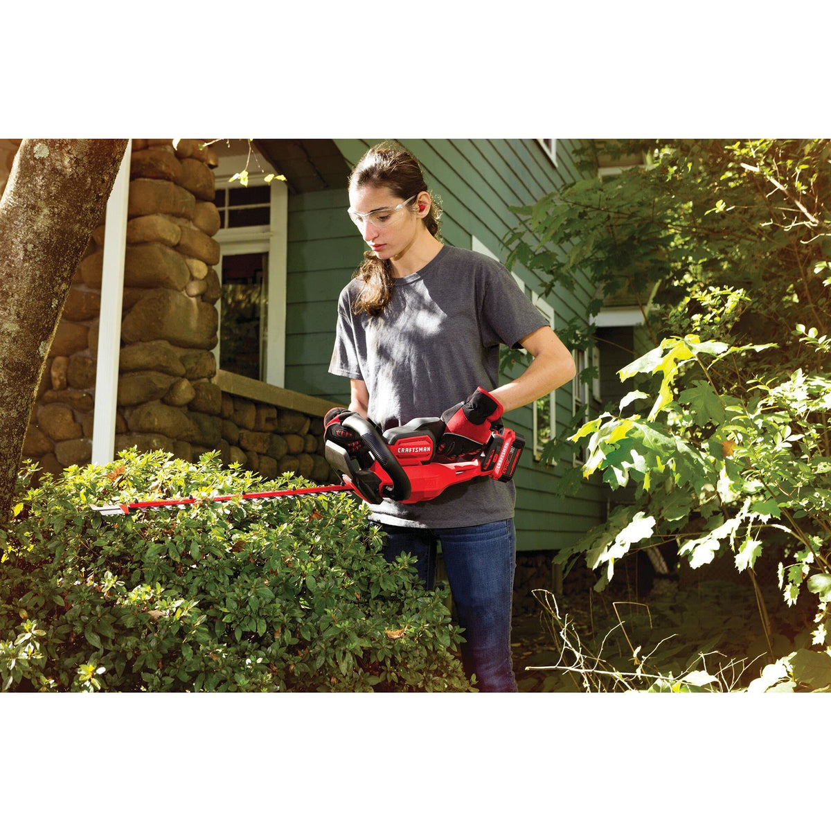 CRAFTSMAN V20 Cordless Hedge Trimmer, 22 inch, Bare Tool Only (CMCHTS820B)