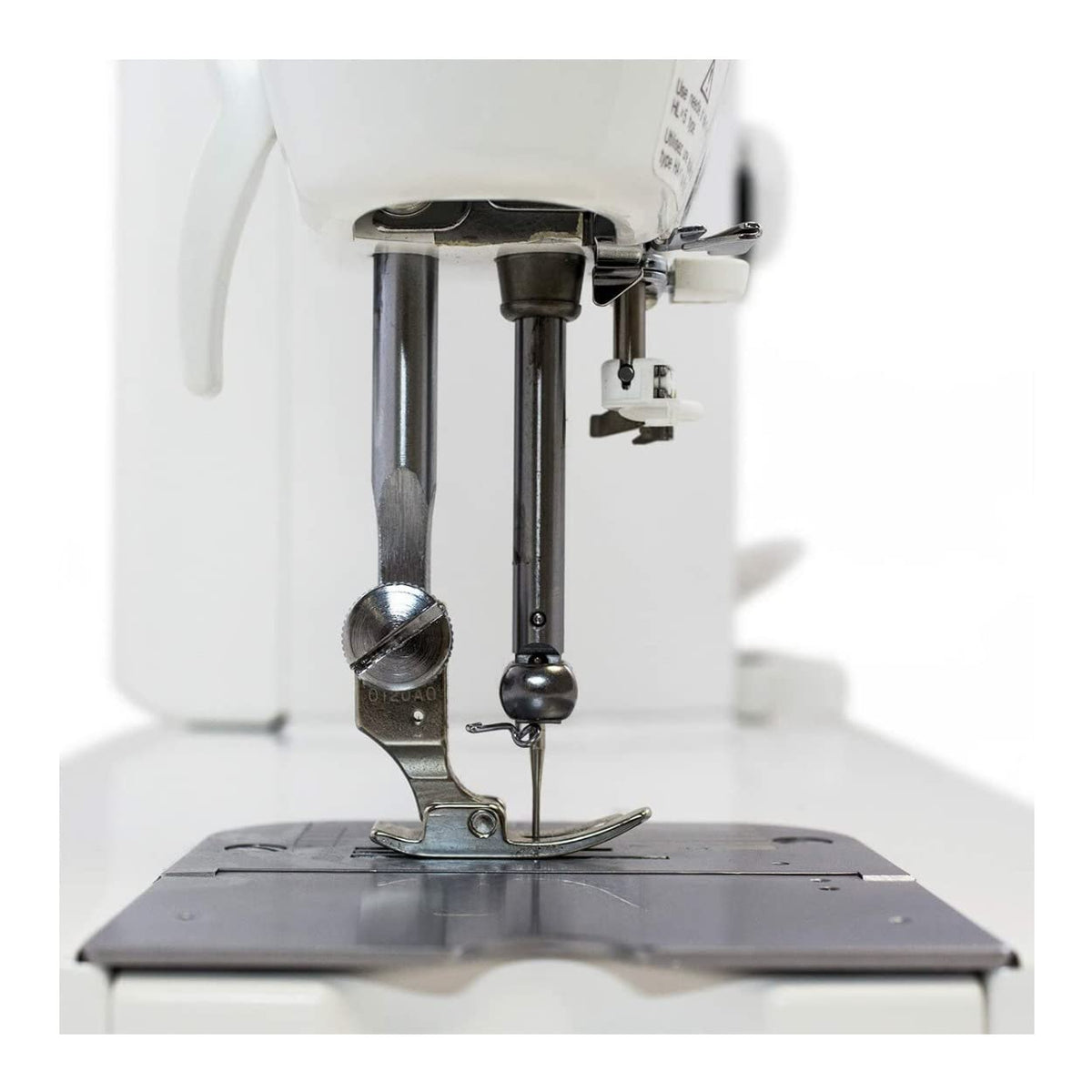 Juki TL-2010Q 1-Needle, Lockstitch, Portable Sewing Machine with Automatic Thread Trimmer for Quilting, Tailoring, Apparel and Home Decor