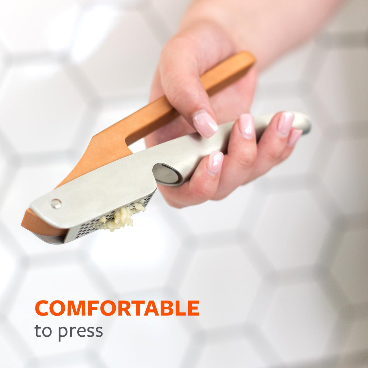 Full Circle Crushed It - Easy-Clean Stainless Steel Garlic Press - Effortless Crushing and Quick Mess-Free Clean-Up - Integrated Cleaner Scraper, Dishwasher safe