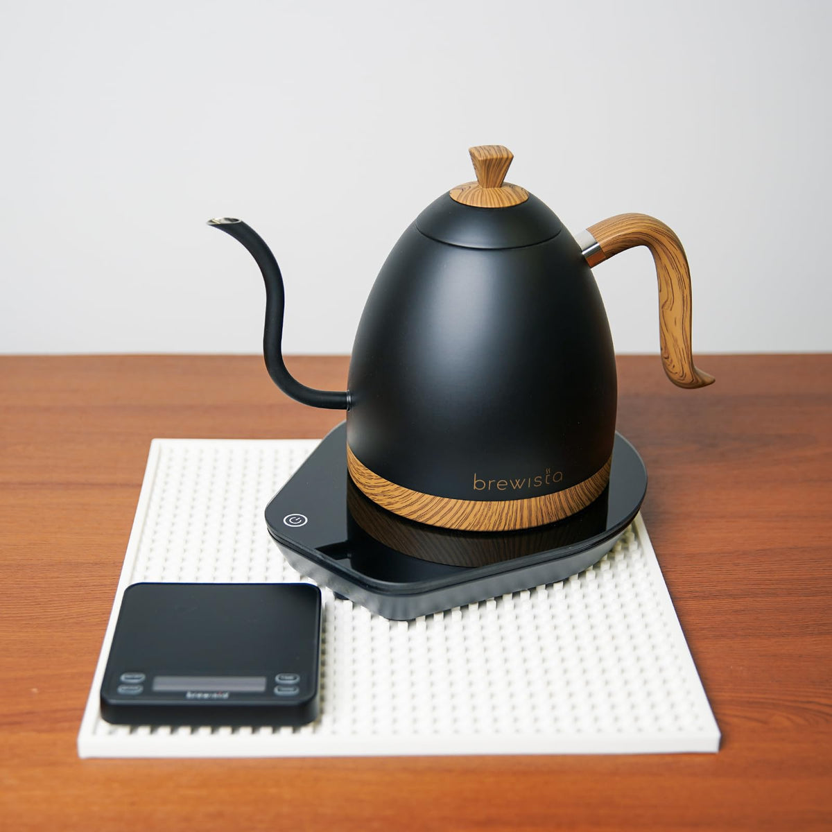 Brewista Artisan Electric Gooseneck Kettle, Water Boiler with LCD Panel, Precise Temperature Control, Fast Boiling and Keep Warm Settings for Pour-Over Coffee & Tea, Café, 1 Liter (Matte Black)
