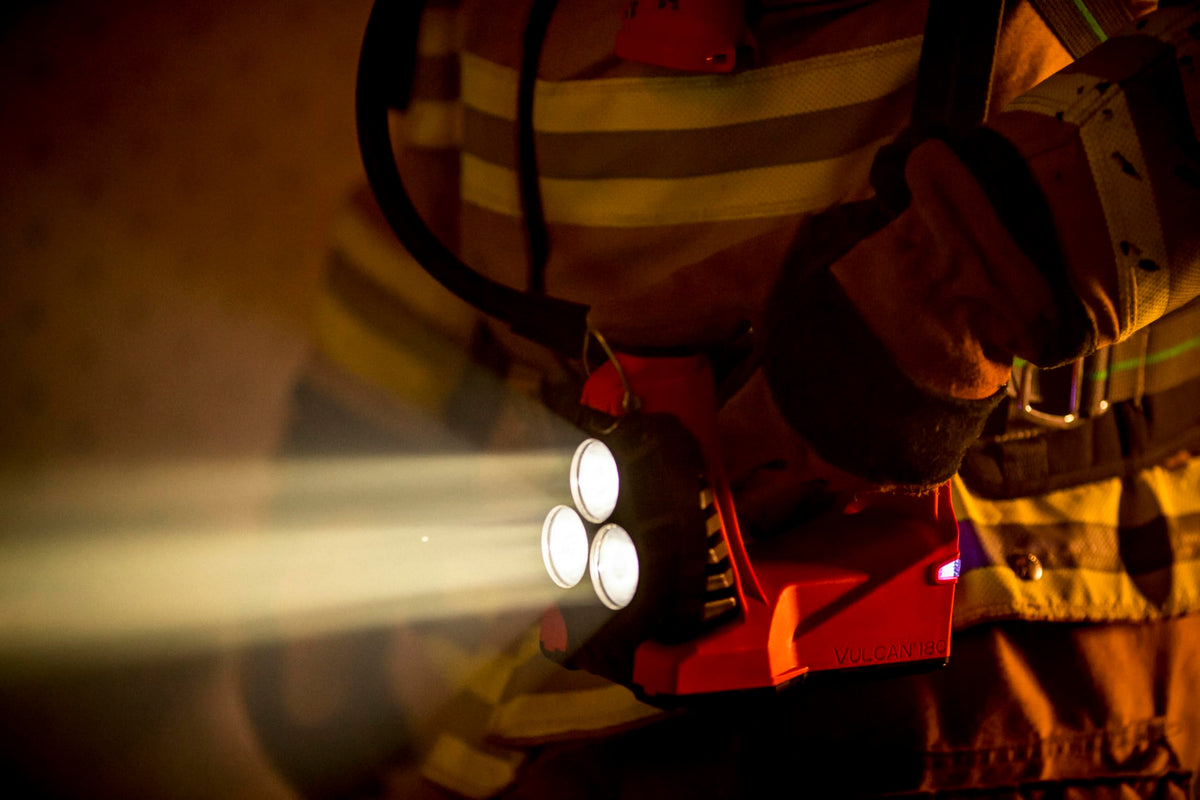 Streamlight 44335 Vulcan 180 HAZ-LO Vehicle Mount System Class I DIV.1 450-Lumen Rechargeable Lantern/Portable Scene Light with 12V DC Charger and Quick Release Shoulder Strap, Orange