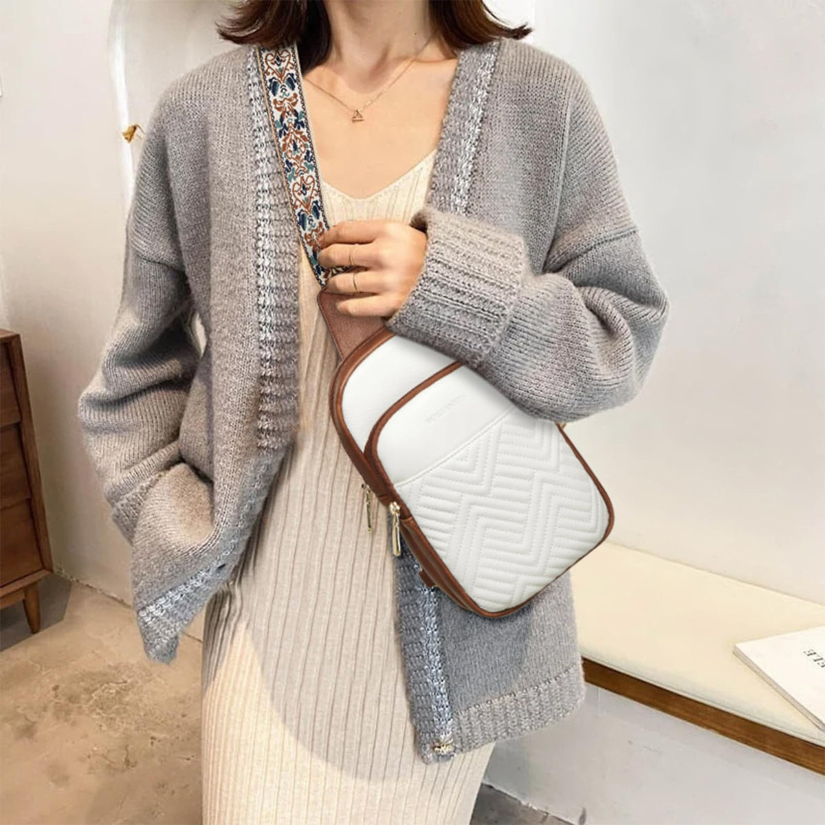 BOSTANTEN Sling Bag Quilted Crossbody Bags for Women Cross Body Purse Leather Fanny Pack with Adjustable Guitar Strap