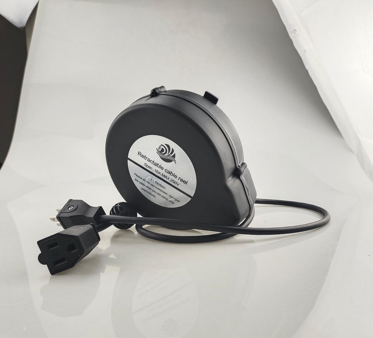 Compact Retractable Power Reel with Constant Tension (Non-Locking)
