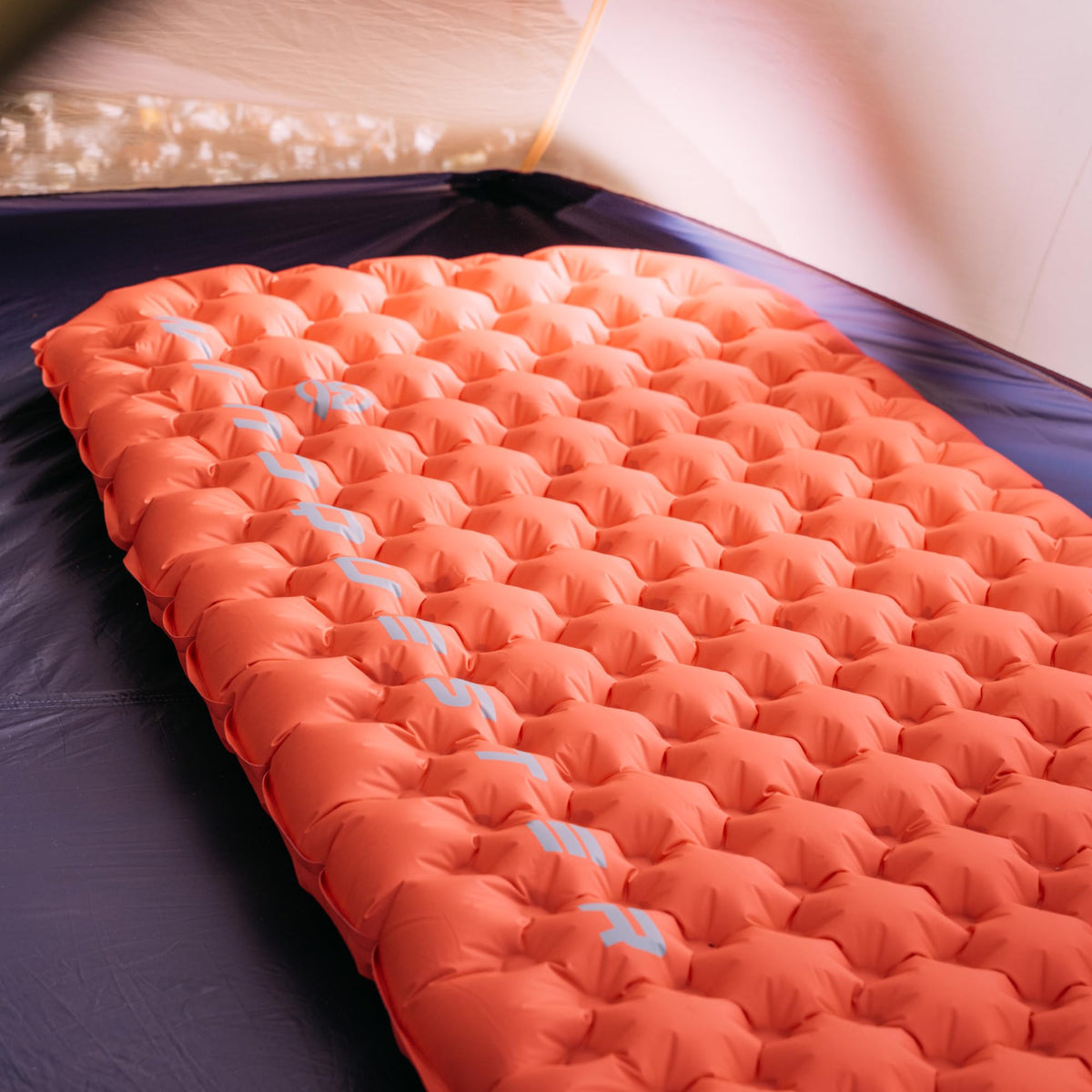 WINDQUESTER Elevate X Inflatable Sleeping Pad – 4-Season Lightweight Camping Mattress, ASTM R-Value 7.5, Durable Waterproof Nylon, Compact Backpacking Sleeping Mat for Winter Trekking & Extreme Cold