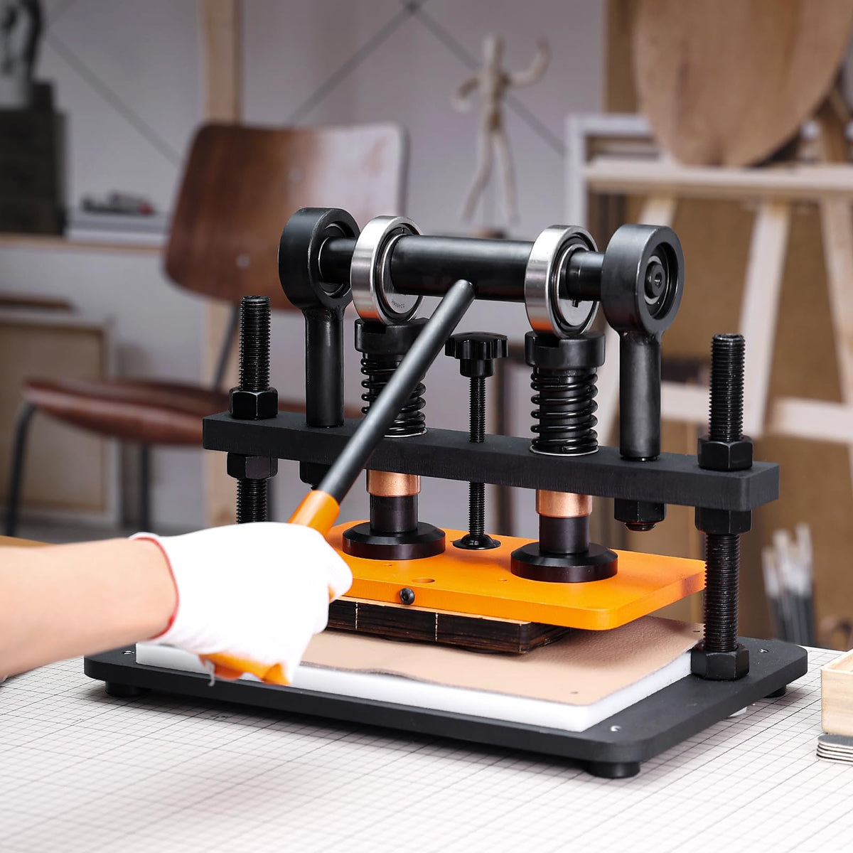 VEVOR Leather Cutting Machine, 10.2 x 5.9 in Embossing Plate Manual Die Cutter, 0.47 in Pressure Stroke Leather Embossing Machine, Dual Guide Shafts Die Cut Machine for Various of Materials