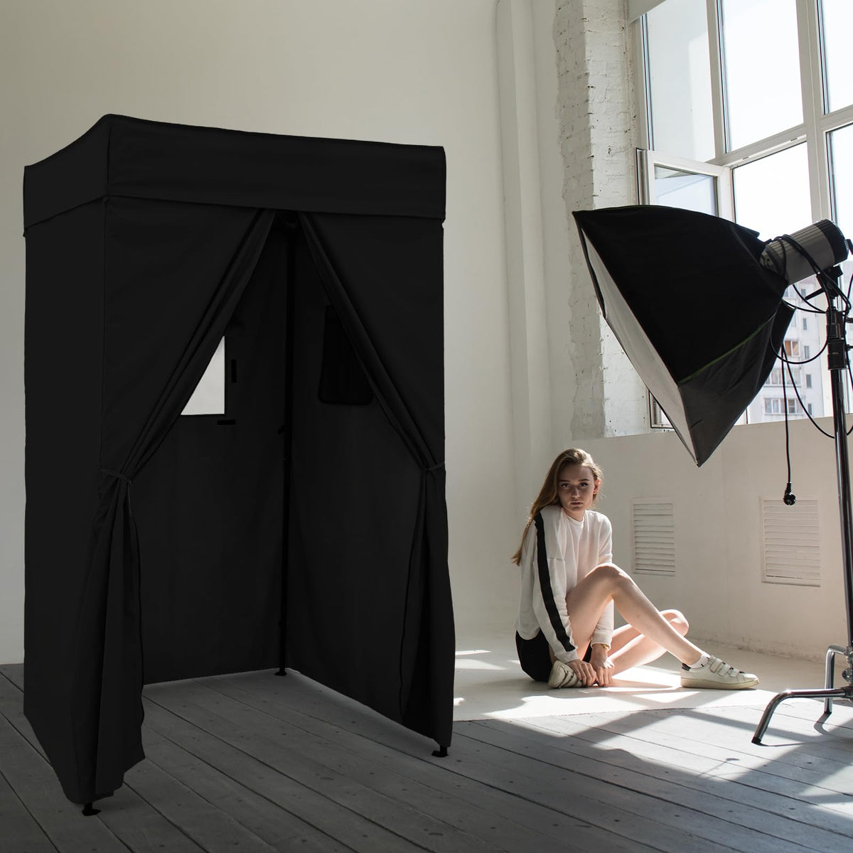 EAGLE PEAK Flex Compact 4x4 Pop-up Canopy Changing Room, Portable Privacy Dressing Room for Indoor Fashion Photoshoots, Camping, or Pool, Black
