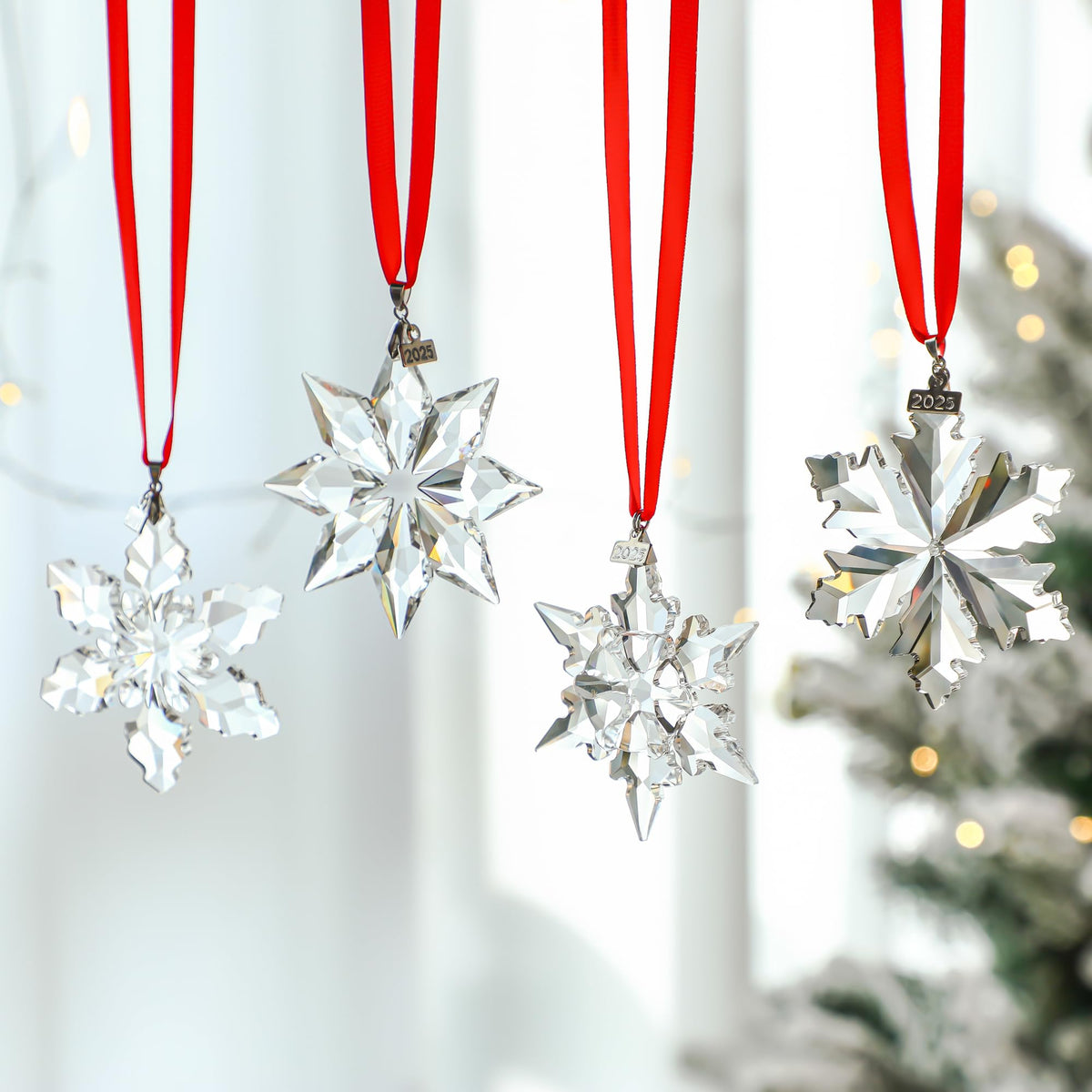LOULIQIGIFT 2025 Set of 4 Crystal Snowflake Ornament Glass Christmas Ornaments for Tree Hanging Miniature Star Home Decor with Ribbons