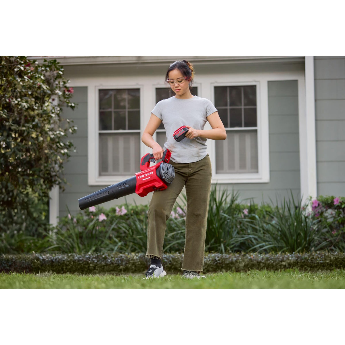 CRAFTSMAN Leaf Blower Cordless with Battery and Charger V20 RP, Up to 110 MPH Power, Handheld Electric Leaf Blower, Brushless Motor, Lightweight, 5.0Ah (CMCBL730P1)
