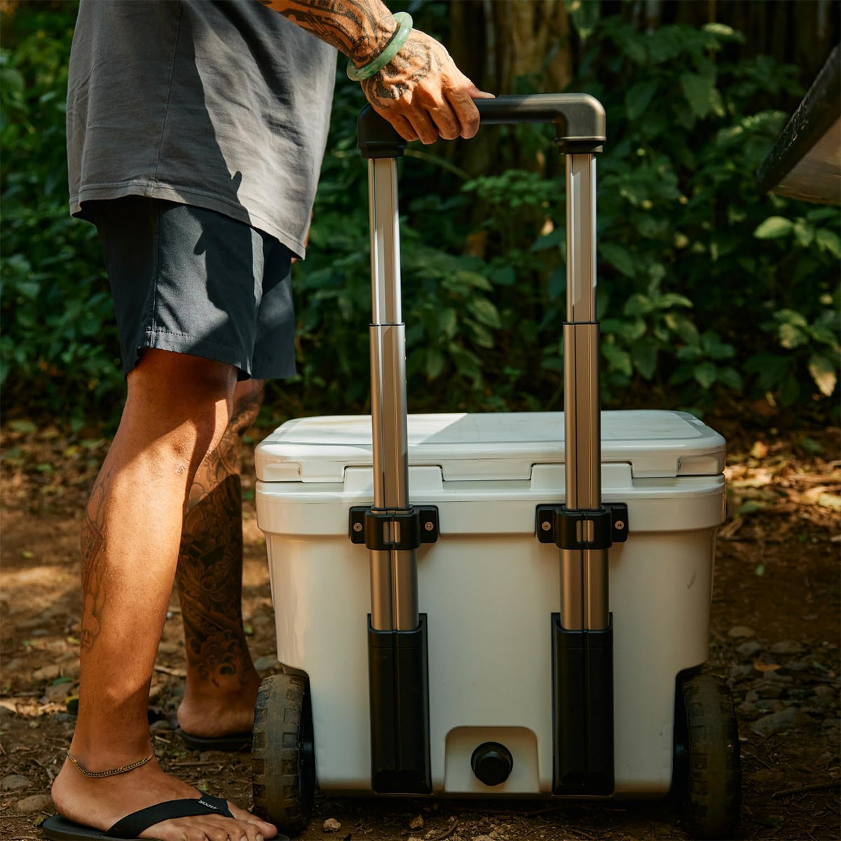 YETI Roadie 32 Wheeled Cooler, Desert Bloom