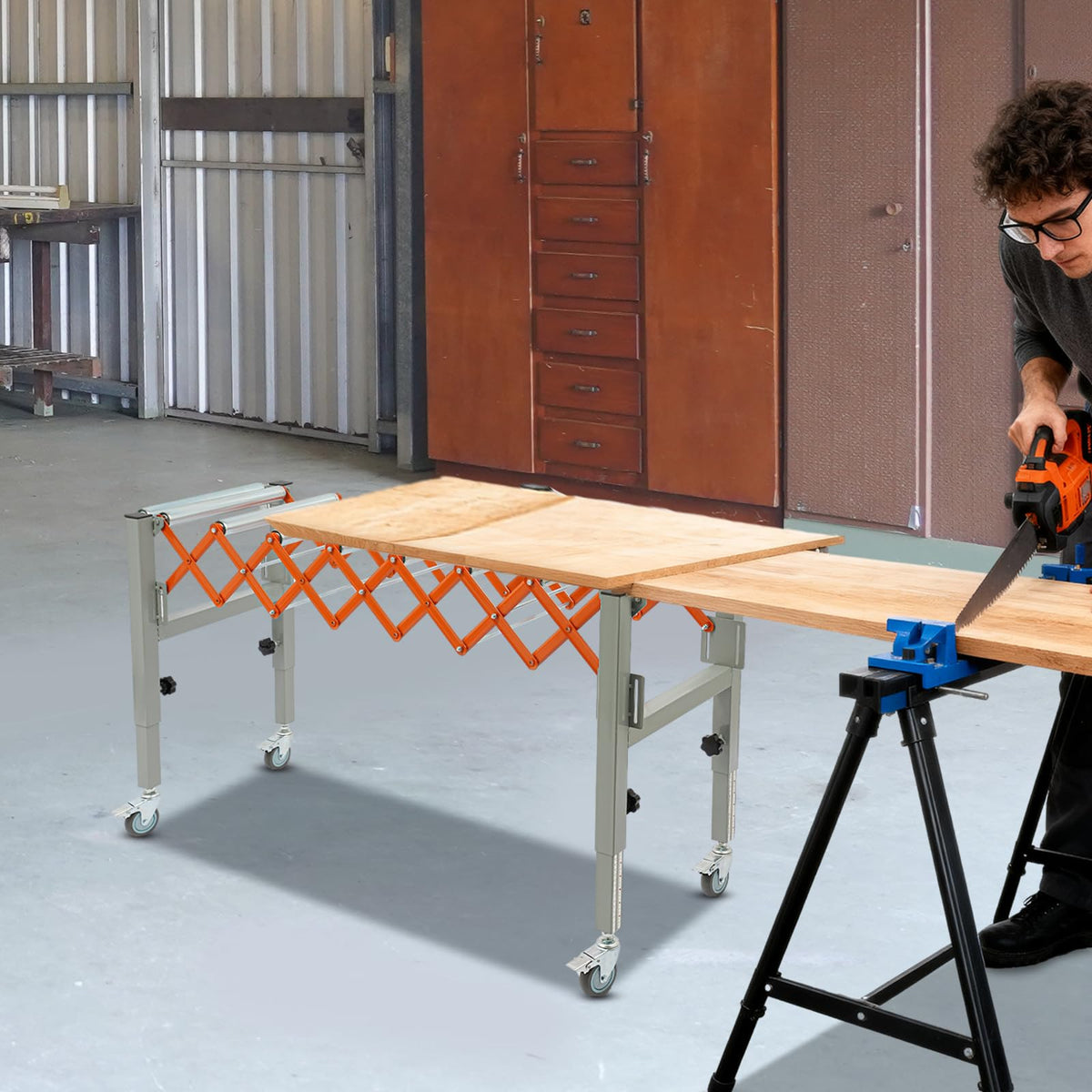Adjustable Roller Conveyor 110LBS Telescopic Conveyor Roller Table with Scale Display & 2 Hooks Length 18'' to 51'' Height 20'' to 32'' Flexible Folding Turning Conveyor Belt 17'' Wide Conveyor Roller