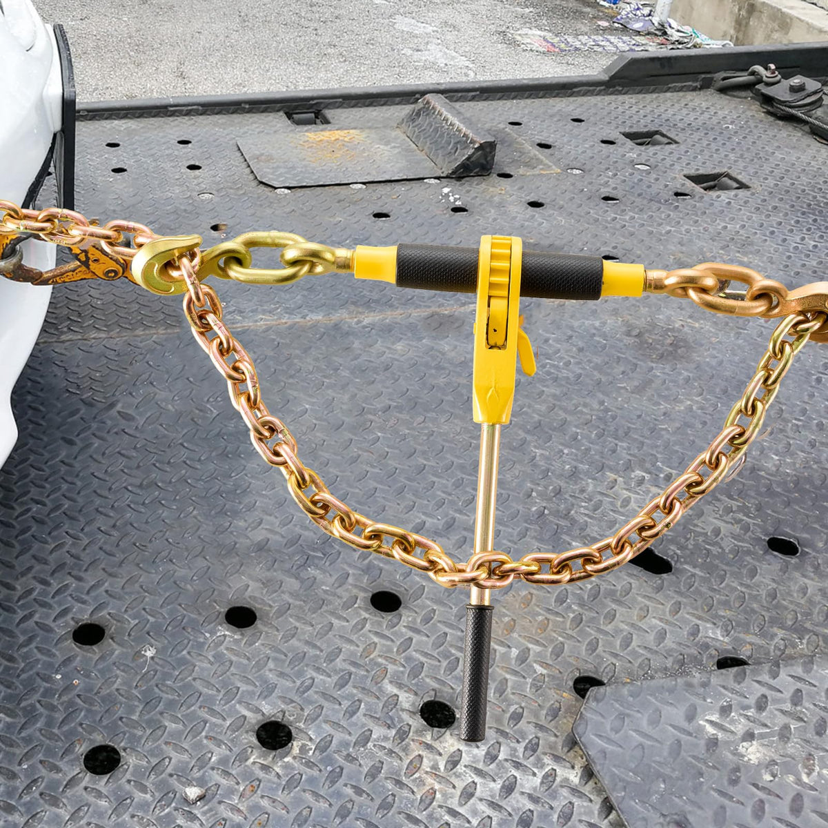 VEVOR Ratchet Binder with 5/16-3/8 inch, 7100 lbs Load Limit G80, Detachable Anti-Skid Handle, Tie Down Hauling Binders for Flatbed Truck Trailer, 2 Set Black & Yellow