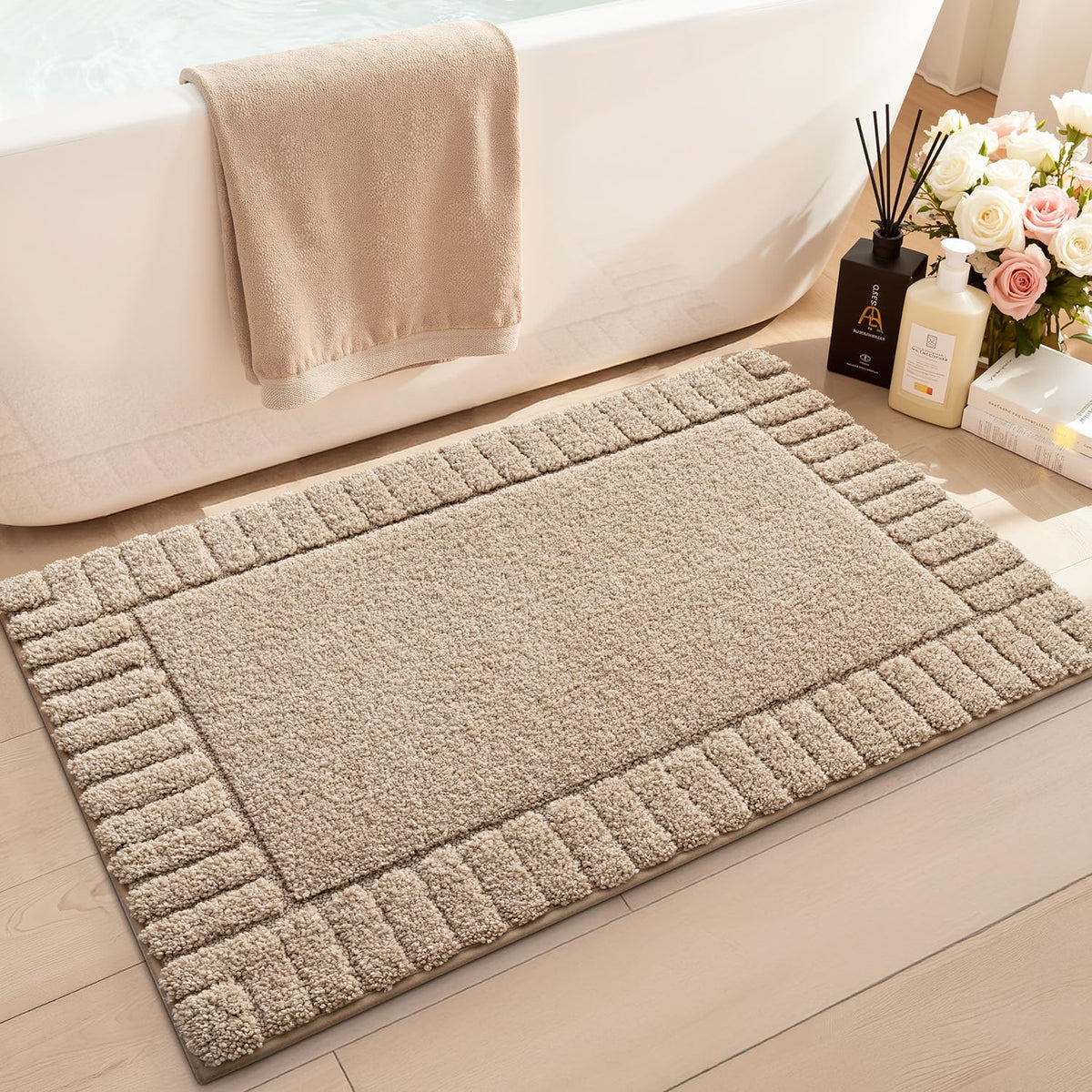 LUMI Bathroom Rugs Non Slip with Rubber Backing, Extra Soft Plush Microfiber Bath Rug Absorbent, Machine Washable Bath Mat Quick Dry for Tub, Shower, Hotel, Beige, 24"x36"
