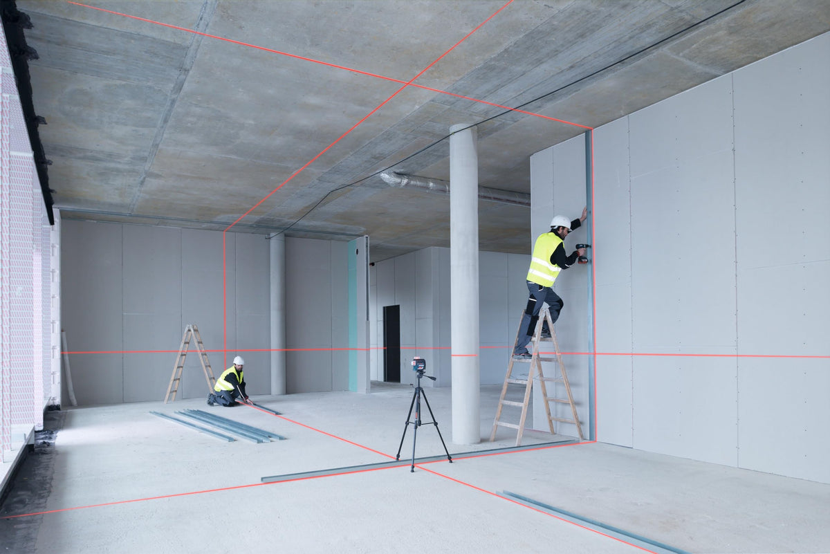 BOSCH GLL3-330C 200 Ft 12V Max Connected 360 Degree Three-Plane Leveling and Alignment-Line Laser, Includes 2.0 Ah 12V Max Lithium-Ion Battery & Charger, Heavy-Duty Pouch, & Accessories