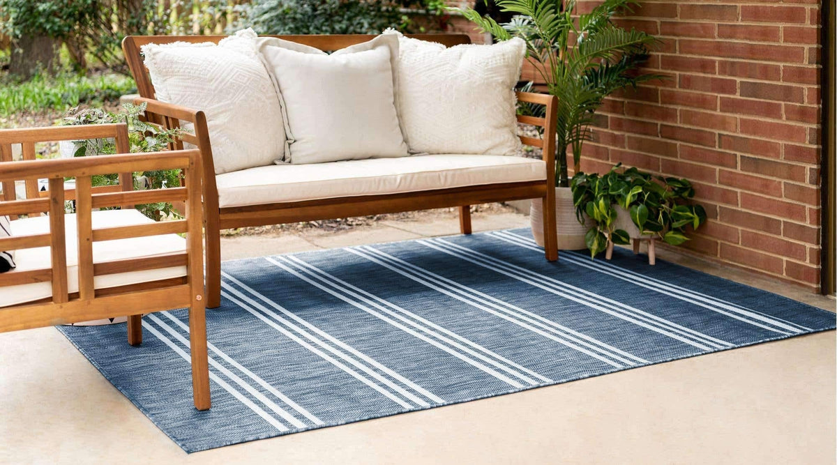 Unique Loom Outdoor Collection Area Rug - Anguilla (7' 1' x 10' Rectangle, Blue/ Ivory)