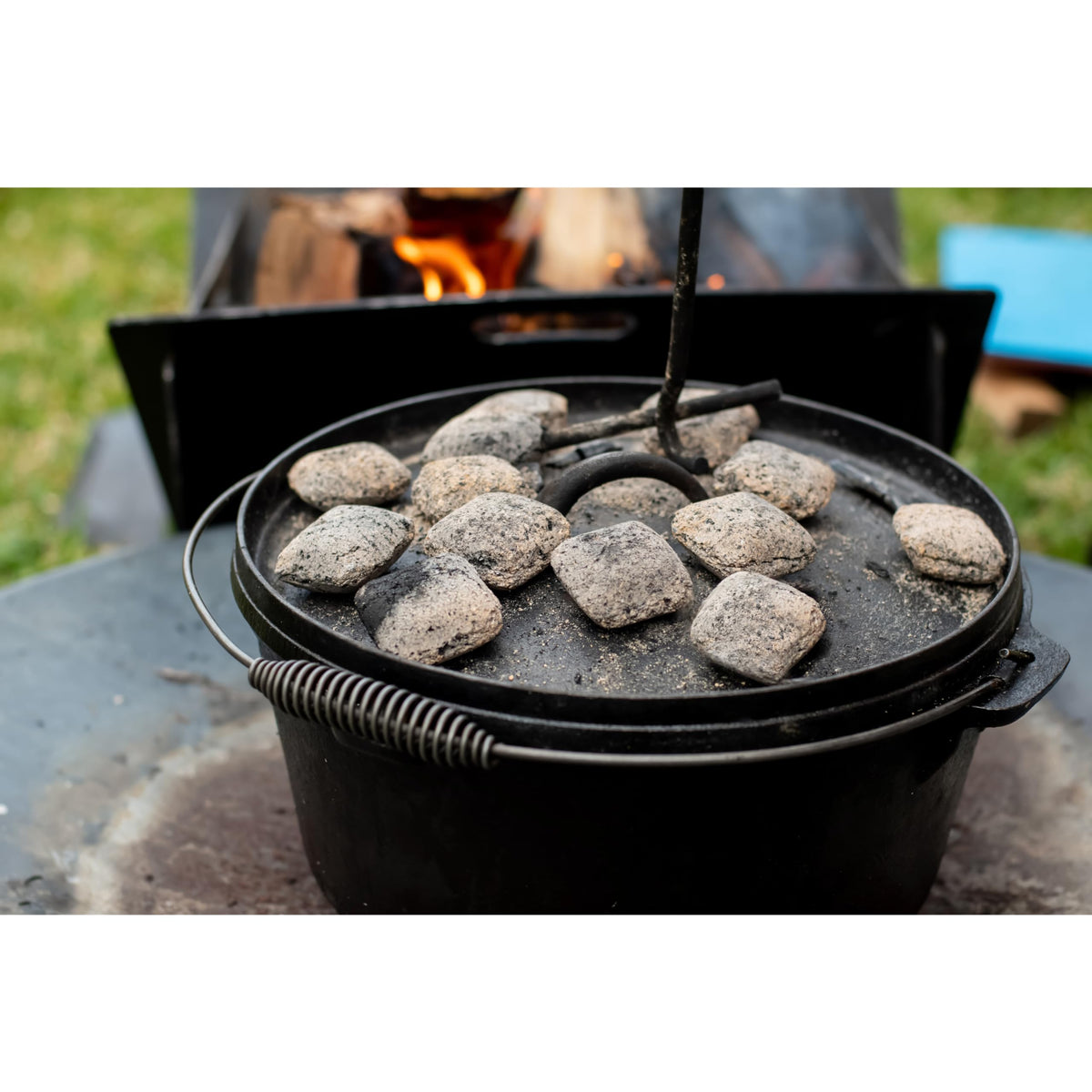 Cuisiland 16QT Cast Iron Dutch Oven with Lip Lid & Bail Handle – Extra Large Pre-Seasoned Campfire Pot for Outdoor Cooking, Roasting, Baking & Stews – Heavy-Duty Camping Cookware for Even Heat