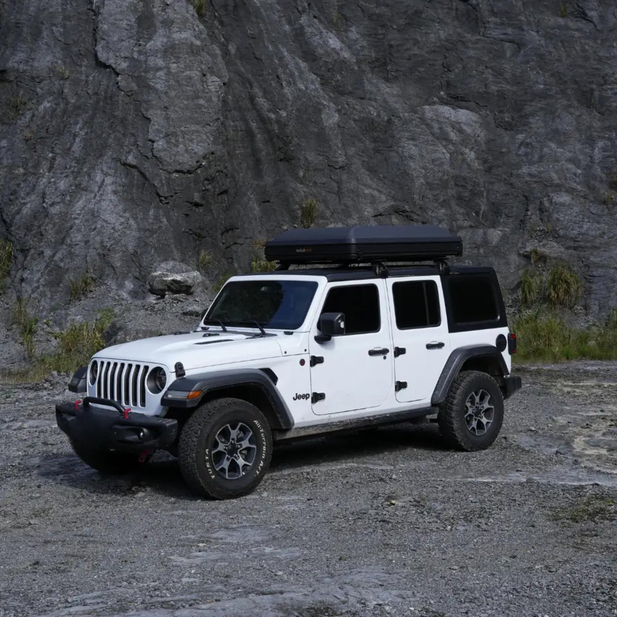 Naturnest Rooftop Tent Aluminum Hard Shell, Easy Set Up Large Roof Tent for 3 Person Camping Top Tents, Waterproof UV-Resistant 4 Season Tents for Truck, Jeep, SUV, Trailer - Sirius 2 Aluminum