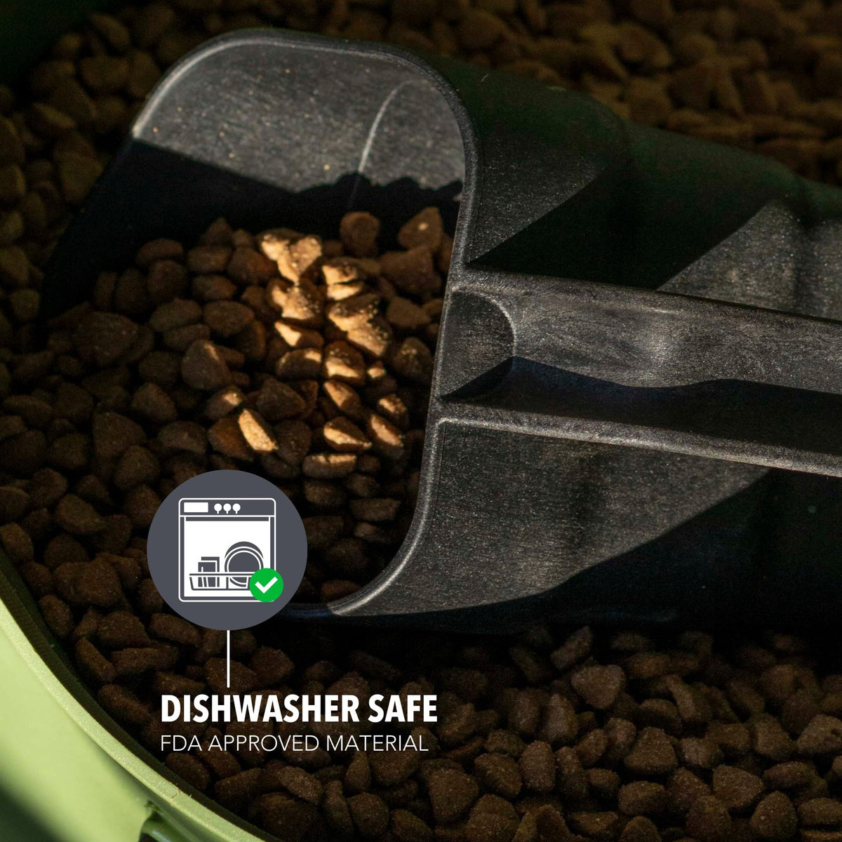 GUNNER 30 lbs Black Dog Food Storage Container with Measuring Scoop – Waterproof & Airtight Pet Food Bin for Dry Food, Corn, Chicken Feed, Bird Seed & Treats – 3 Cup Ergonomic Scooper with Markers