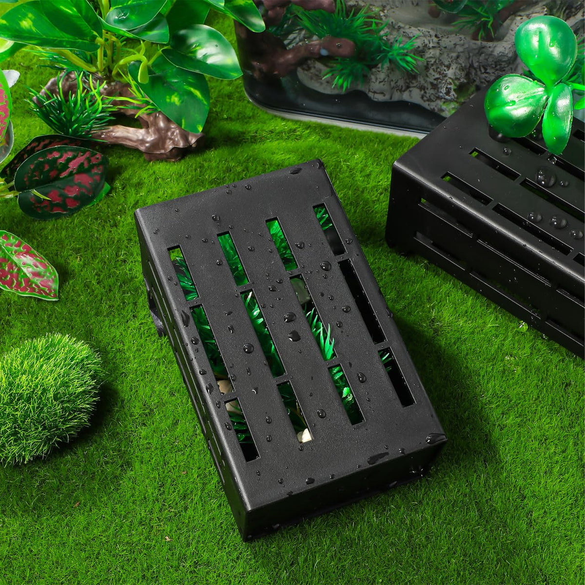 Ipetboom Hanging Aquarium Plant Holder 4-Pack Plastic Aquatic Planters 4.92X3.14X2.16In with Multiple Drainage Holes for Fish Tank Decoration and Aquatic Plant Growth