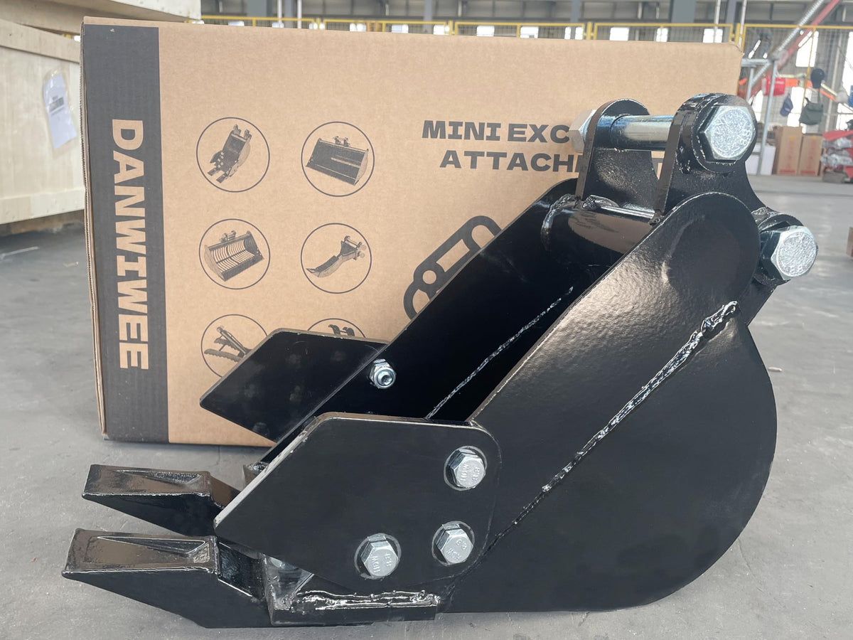 DANWIWEE Mini Excavator Bucket 7.78in Excavator Attachments, 200mm Narrow Digging Buckets, Hole Diameter 0.98in, Center Wheelbase 3.54in, Bucket Metal Trenching Digger with Metal Teeth
