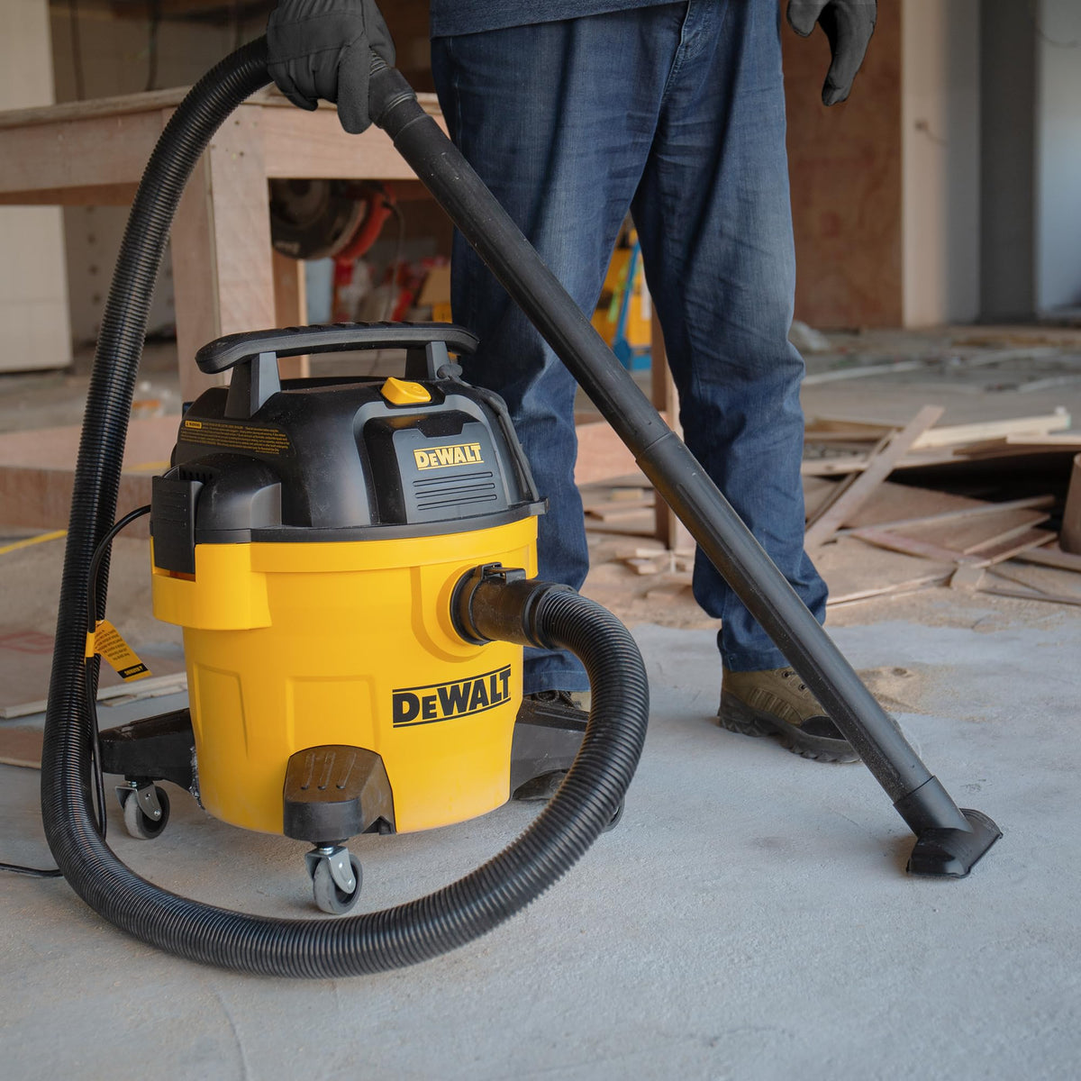 DEWALT DXV06P 4 Peak HP Shop Vacuums, 6 Gallon Poly Wet/Dry Vac, Heavy-Duty Shop Vacuum with Blower Function Yellow+Black