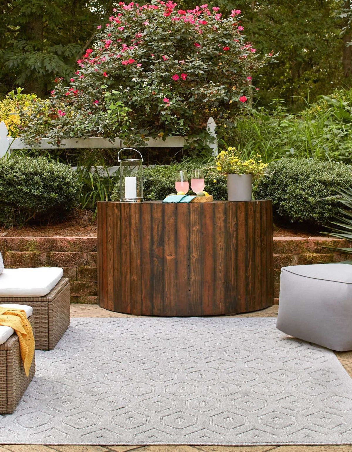 Unique Loom Outdoor Trellis Textured Collection Area Rug - Spatial (6' 1" x 9' Rectangle, Grey/ Gray)
