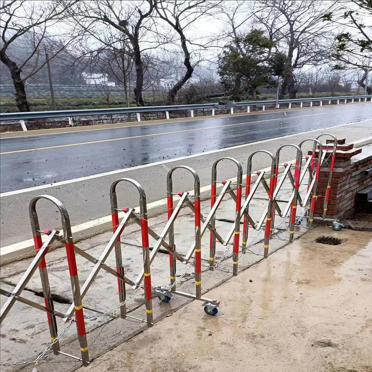 Industrial Expandable Barricade, Retractable Driveway Gate, Stainless Steel Folding Security Gate, Adjustable Traffic Fence for Construction Site, Traffic Control, Cordon, Elevator, Garage, H（1.2 M）