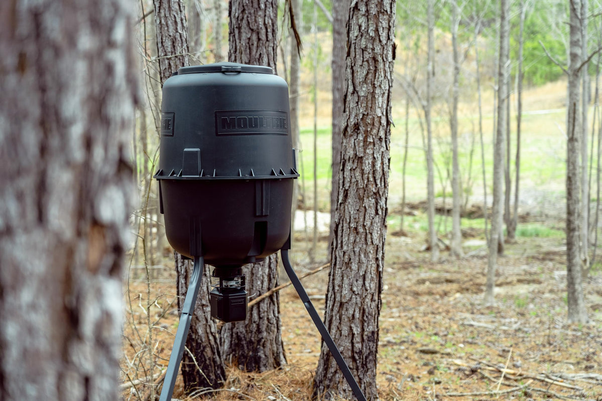 Moultrie 250 Lb Pro Hunter III Deer Feeder - Bluetooth App Control, 10 Daily Feed Times, Pairs with Edge 3, MFG-15104