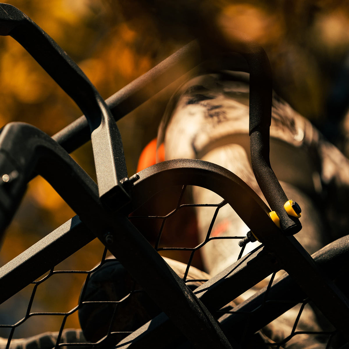 Rivers Edge® Lockdown™ 21' Wide, Towering 21' Height, Flip-Up TearTuff™ Mesh Seat, The Ultimate Shooting Rail™, Patent-Pending Ground-Level Ratcheting Technology™, LD200