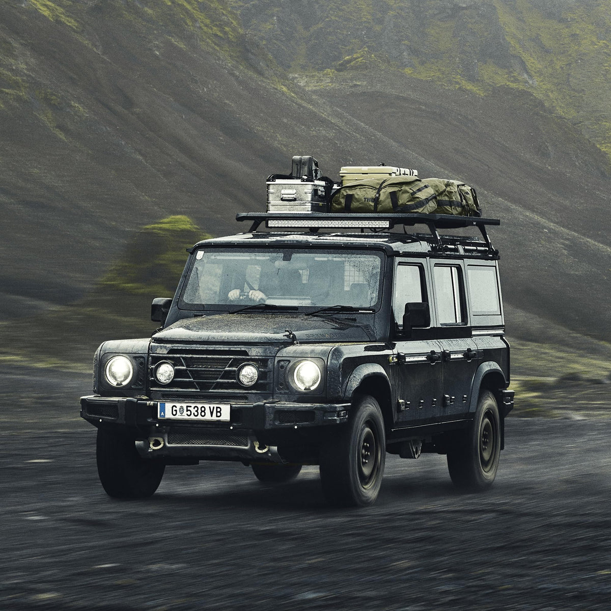 Thule Caprock roof Platform Rack - Low-Profile overlanding roof Rack - 330lb Carrying Capacity - Factory Rack Compatible - Fits Light Bars, Jacks, Jerry cans - Multiple mounting Slots for Accessories