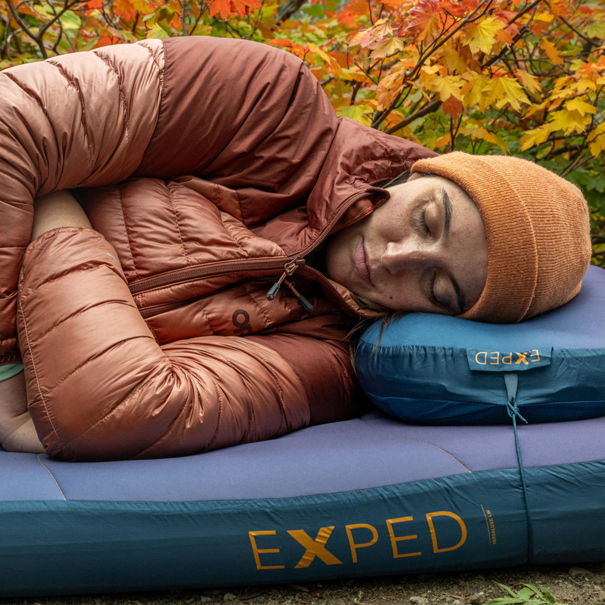 Exped Versaluxe Sleeping Pad – Backpacking & Car Camping Air Mat with Removable Machine Washable Cover, R-Value 2.4, 3-Season, Lightweight, Includes Pump Bag, Grey Goose, LW