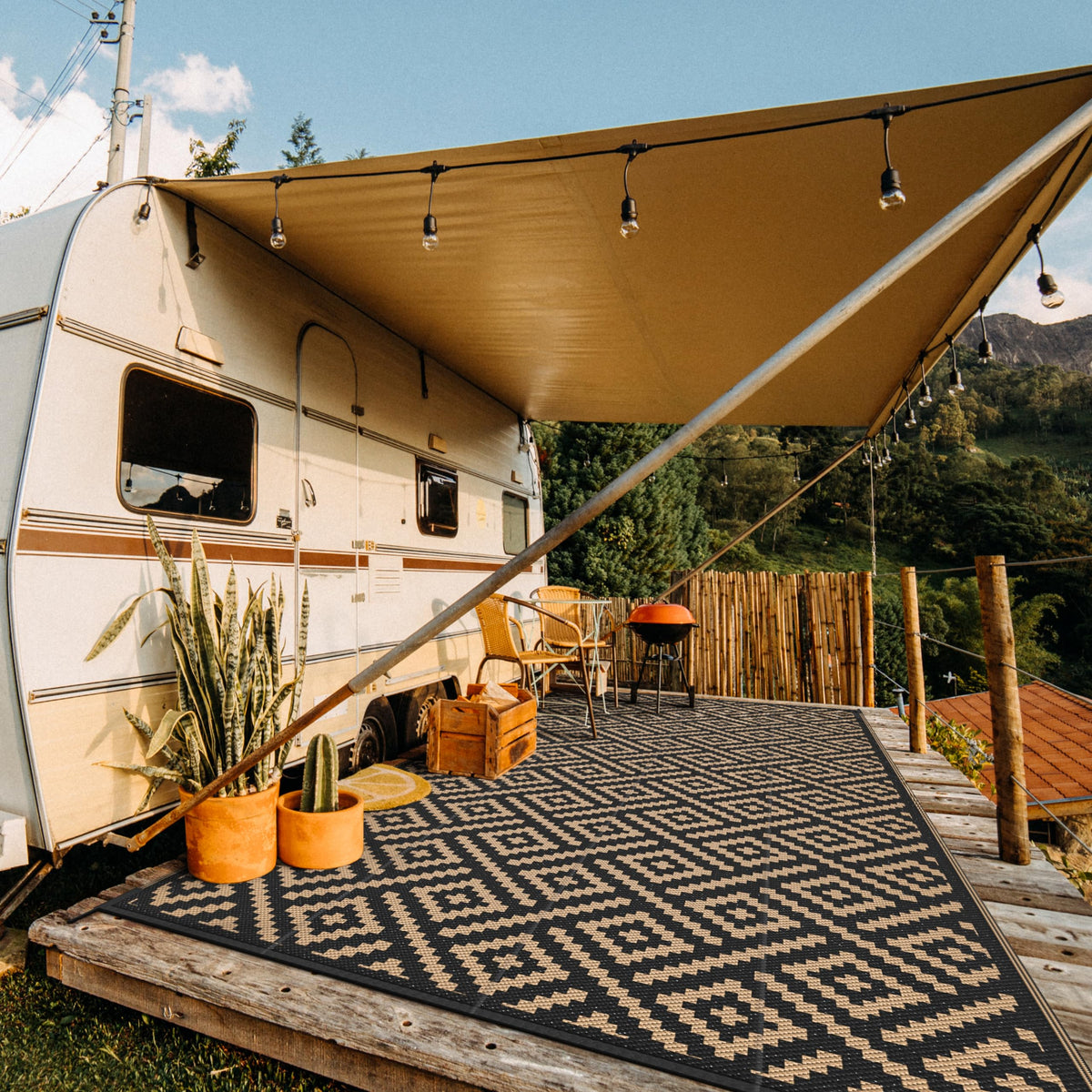 GENIMO Outdoor Rug for Patio Clearance, 8'x16' Waterproof Camping Mat, Reversible Plastic Straw Rugs for RV, Camper, Balcony, Backyard, Picnic, Deck, Black & Brown