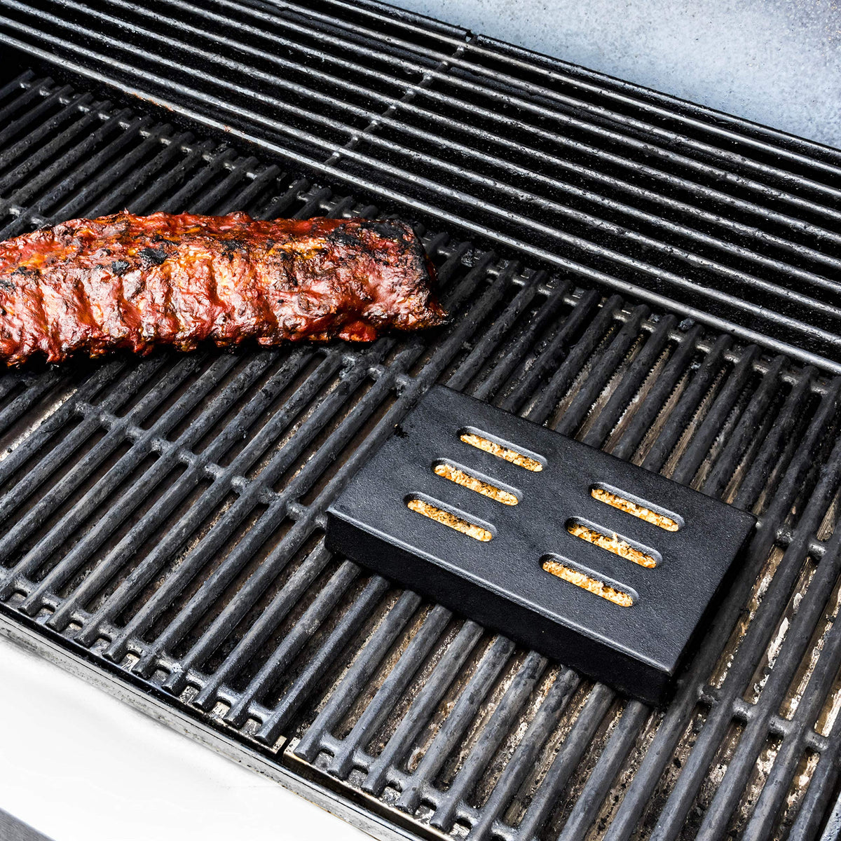 Char-Broil Cast Iron Smoker Box - 4184804P06
