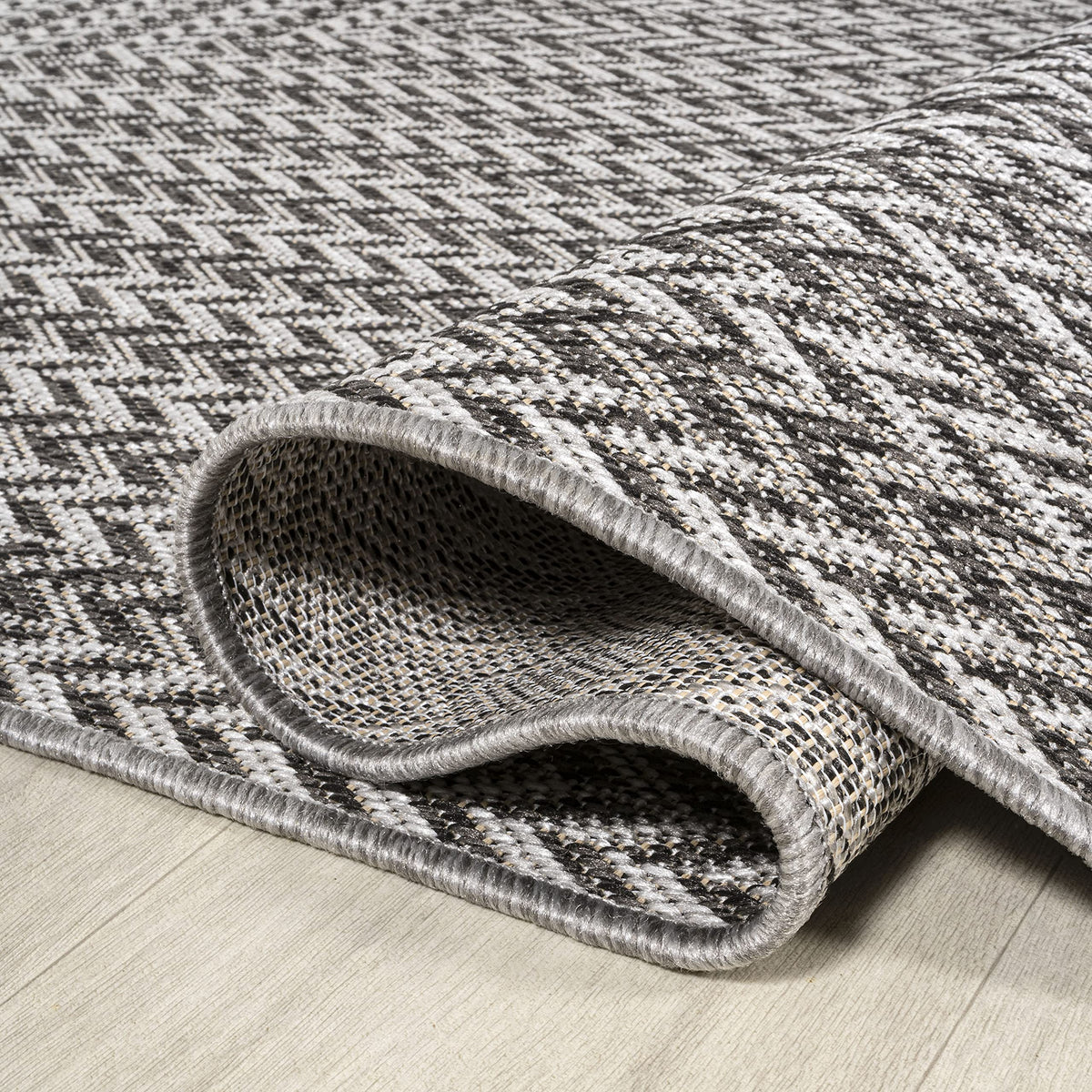 JONATHAN Y Concentric Squares Indoor Outdoor Area Rug 8X10 Black/Light Gray, Chevron Modern for Backyard, Patio, Porch, Easy-Cleaning, High Traffic, Pet-Friendly, Non-Shedding (SMB206B-8)